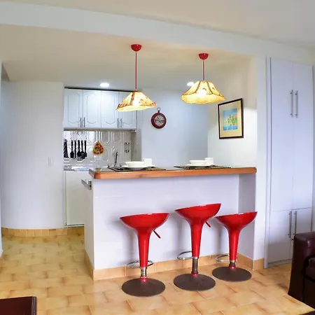 Apto Con Balcon Y Vista Al Mar Apartamento *