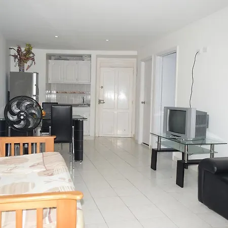 Apto Con Balcon Y Vista Al Mar Apartment *